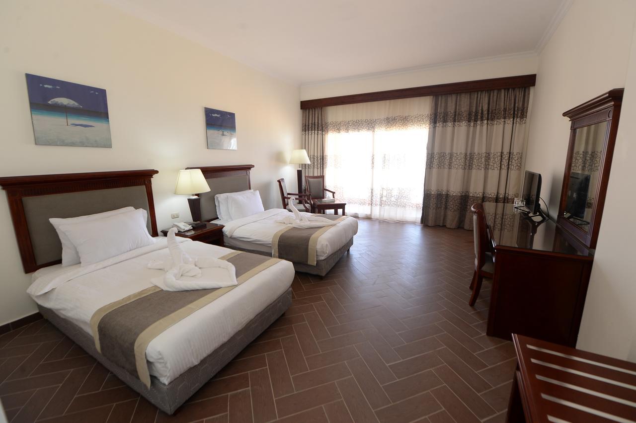 Savanna Empire Spa & Resort Ataqah Buitenkant foto